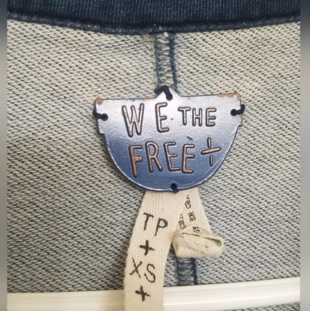 RARE! We the Free / Free People distressed soft jean denim cotton hooded blaze… - Picture 6 of 10